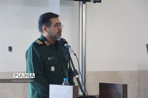 گرامیداشت بازگشت تاریخی امام خمینی(ره) به ایران در یزد