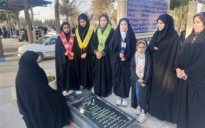 برگزاری اردوی خانوادگی زائرآسمانی به یاد رفیق شهیدم در فلاورجان/فیلم