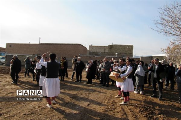 آیین افتتاحیه دبستان فاطمه قلی زاده و مادر مهربان