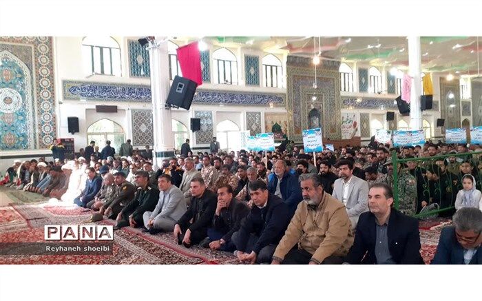 مراسم گلباران تمثال امام خمینی(ره ) درشهرستان تربت جام برگزار شد