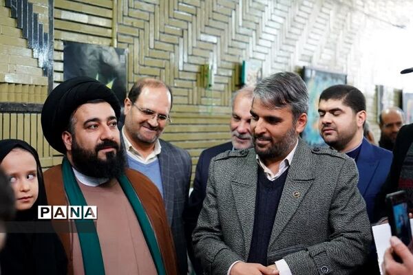 نماز جمعه رودهن با حضور مدیرکل آموزش و پرورش شهرستان‌های استان تهران