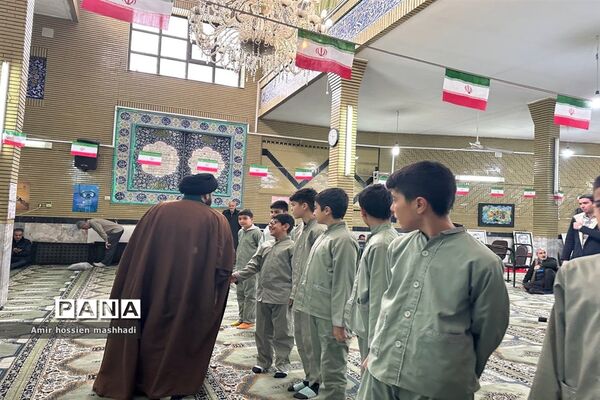 نماز جمعه رودهن با حضور مدیرکل آموزش و پرورش شهرستان‌های استان تهران
