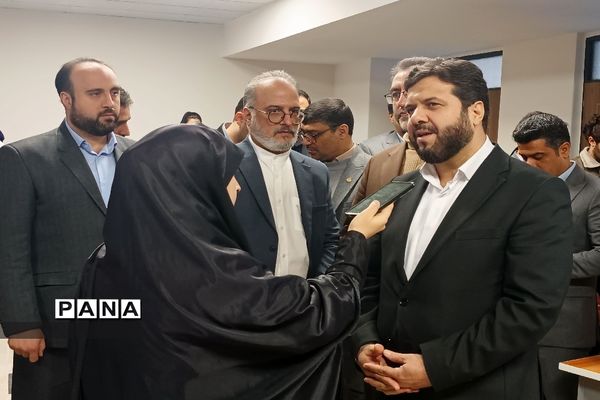 آیین بهره برداری همزمان ۹۵۰ فضای آموزشی و پرورشی در منطقه ۱۸ تهران