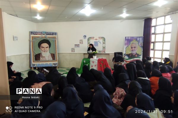 برگزاری جشن دهه فجر در دبیرستان نمونه دولتی نجابت و فرزانگان