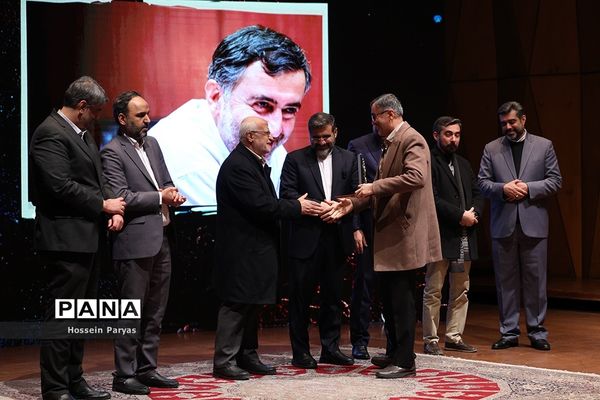 دومین دوره جایزه قلم مقدس، نماد روزنامه‌نگاری انقلاب اسلامی