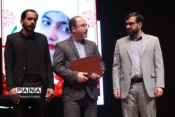 دومین دوره جایزه قلم مقدس، نماد روزنامه‌نگاری انقلاب اسلامی