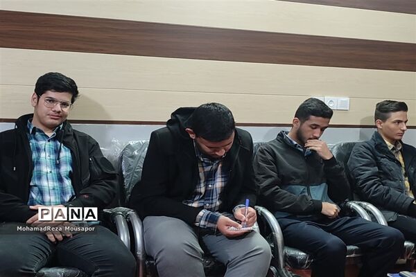 دیدار اعضای شورا، بسیج دانش‌آموزی و خبرنگاران پانا با امام جمعه صفادشت