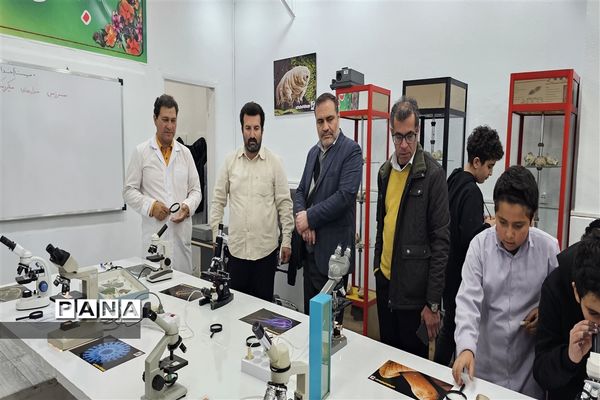 افتتاح دنیای میکروسکوپی در کانون فرهنگی تربیتی قدس منطقه۲ تهران