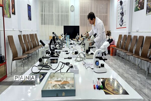 افتتاح دنیای میکروسکوپی در کانون فرهنگی تربیتی قدس منطقه۲ تهران