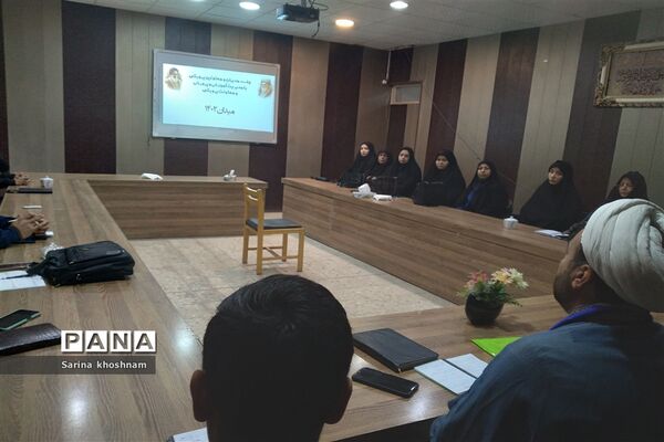 جلسه توجیهی مدیران و معاونین پرورشی متوسطه اول و دوم  با حضور دبیران قرارگاه میدان ۱۴صفر ۲