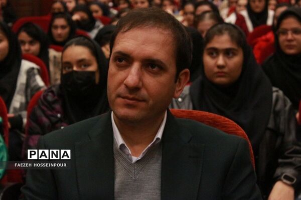همایش زندگی هدفمند و طراحی آینده برای دانش‌آموزان دختر متوسطه بهارستان‌دو