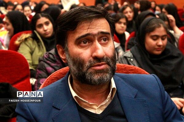 جشن تکلیف سیاسی دانش‌آموزان بهارستانی