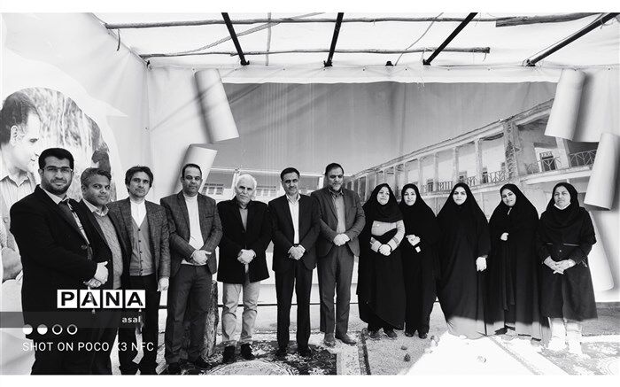 افتتاحیه جشنواره شصت برگ به یاد قصه‌های مجید در دبیرستان شهید حلبیان ناحیه ۴