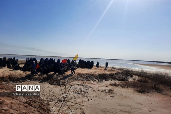 حضور دختران ناحیه ۶ مشهد در اردوی راهیان نور