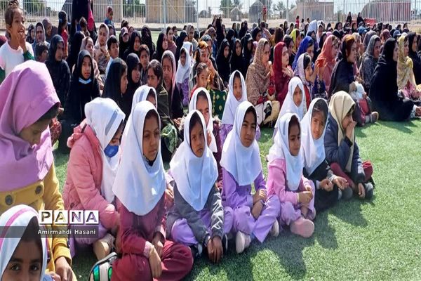 جشن انقلاب در قلعه گنج