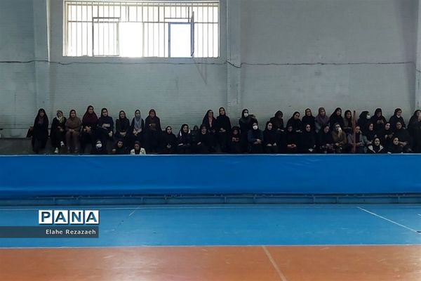 کارگاه بازآموزی آموزگاران پایه‌ابتدایی در شهرستان قرچک