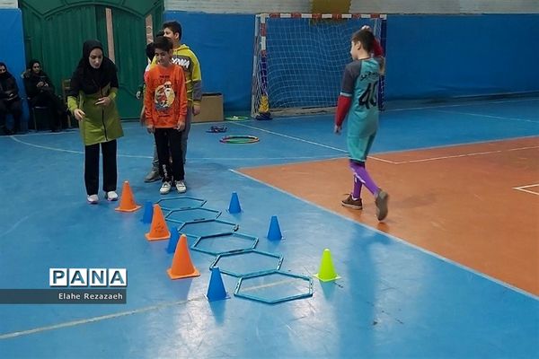 کارگاه بازآموزی آموزگاران پایه‌ابتدایی در شهرستان قرچک