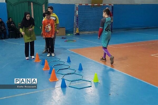 کارگاه بازآموزی آموزگاران پایه‌ابتدایی در شهرستان قرچک