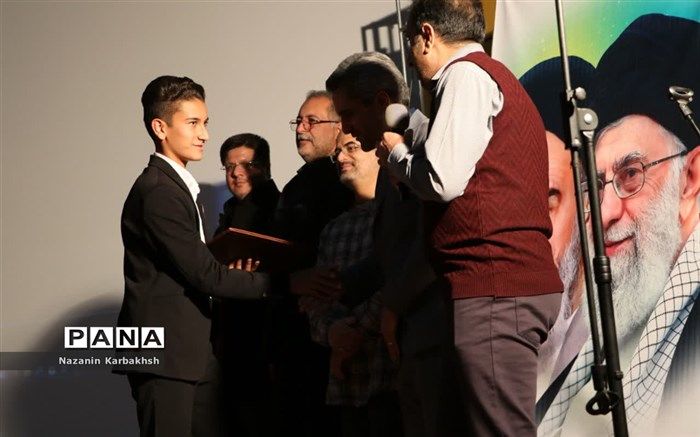 سومین جشنواره استانی سرود «مهرآوا» همزمان با ایام دهه فجر برگزار شد/فیلم