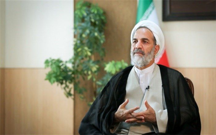 توسعه نظارت همگانی از سوی مردم ضروری است