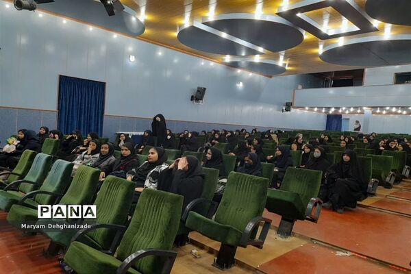برگزاری جنگ شاد انقلاب در دهه فجر در مهریز