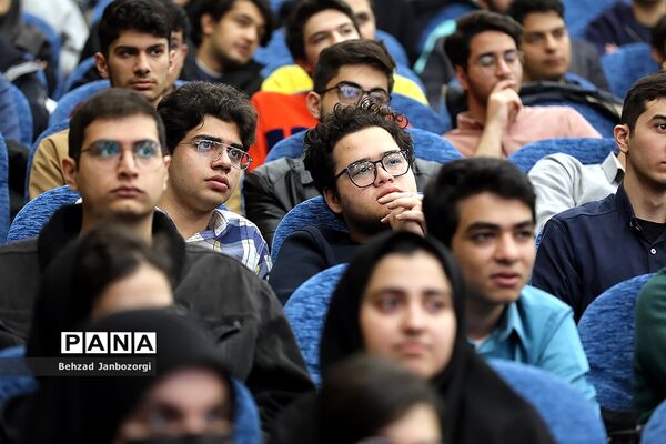 مراسم تجلیل از مدال‌آوران المپیادهای علمی جهانی و احیای باشگاه دانش‌پژوهان جهان
