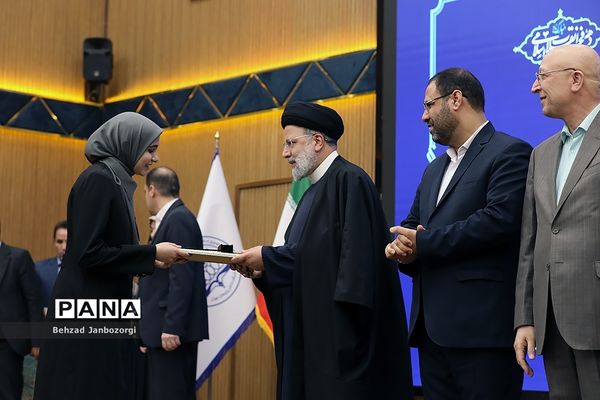 مراسم تجلیل از مدال‌آوران المپیادهای علمی جهانی و احیای باشگاه دانش‌پژوهان جهان