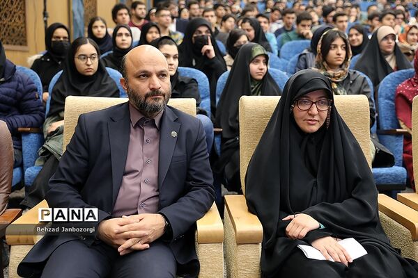 مراسم تجلیل از مدال‌آوران المپیادهای علمی جهانی و احیای باشگاه دانش‌پژوهان جهان