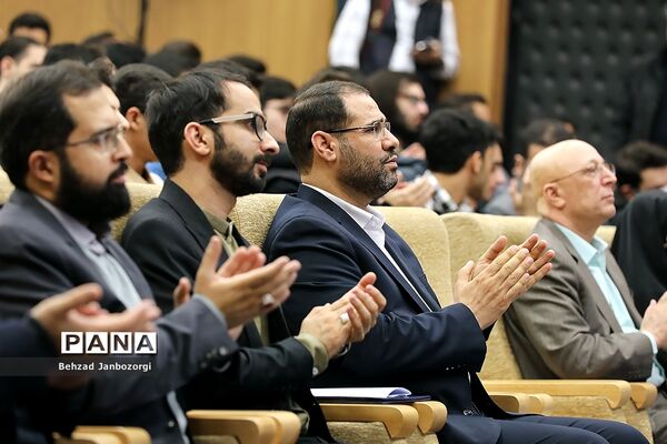 مراسم تجلیل از مدال‌آوران المپیادهای علمی جهانی و احیای باشگاه دانش‌پژوهان جهان