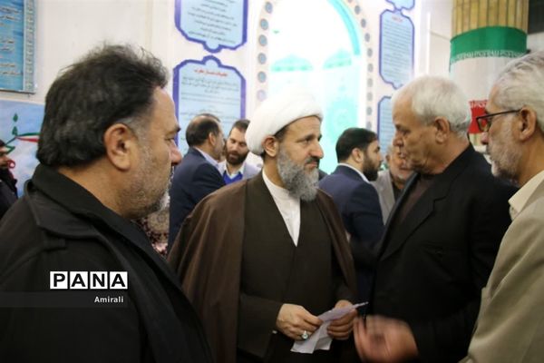 برگزاری میزخدمت به‌مناسبت دهه فجر در قرچک