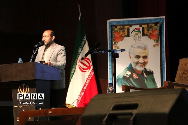 همایش تجلیل از دست‌اندرکاران اردوهای راهیان نور دختران در قم-1
