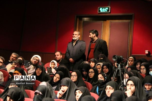 همایش تجلیل از دست‌اندرکاران اردوهای راهیان نور دختران در قم-1