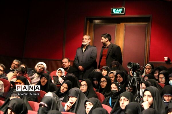 همایش تجلیل از دست‌اندرکاران اردوهای راهیان نور دختران در قم-1