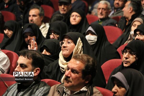 همایش تجلیل از دست‌اندرکاران اردوهای راهیان نور دختران در قم-1
