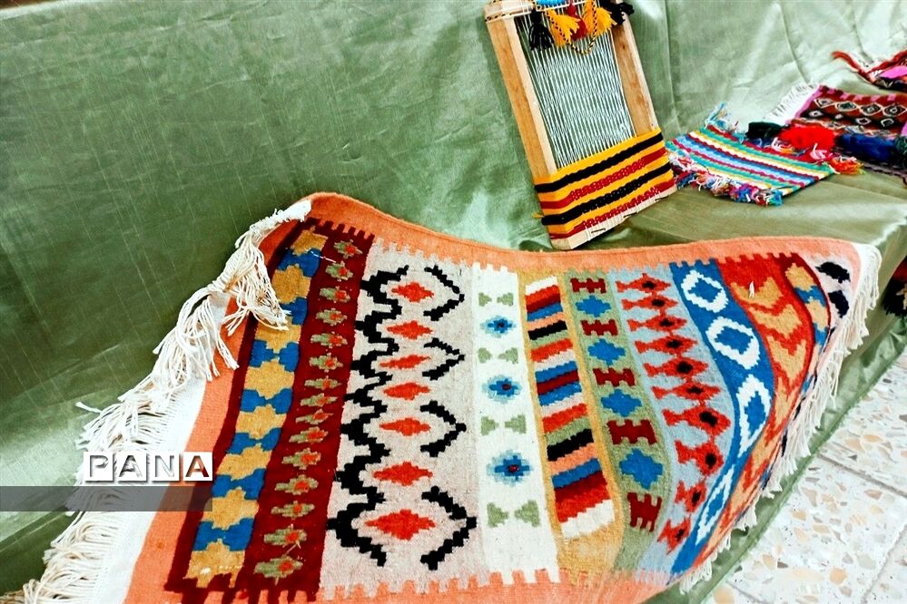 بازارچه کسب و کار دانش‌آموزی در قوچان