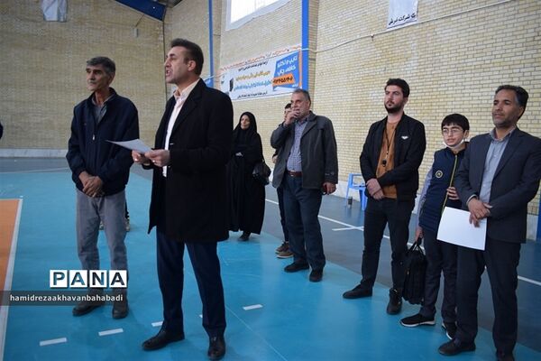 تیم والیبال شهید نظری دبیرستان ابن سینا بهاباد قهرمان مسابقات والیبال جام فجر شد