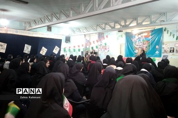 برگزاری مانور یاوران انقلاب در دبیرستان حجاب ناحیه یک شهرری
