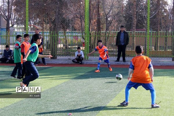 برگزاری مسابقات فوتبال ابتدایی در مدرسه الجواد شهر جوادآباد