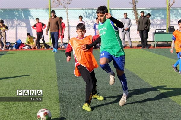 برگزاری مسابقات فوتبال ابتدایی در مدرسه الجواد شهر جوادآباد