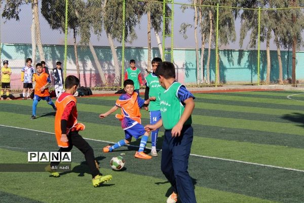 برگزاری مسابقات فوتبال ابتدایی در مدرسه الجواد شهر جوادآباد