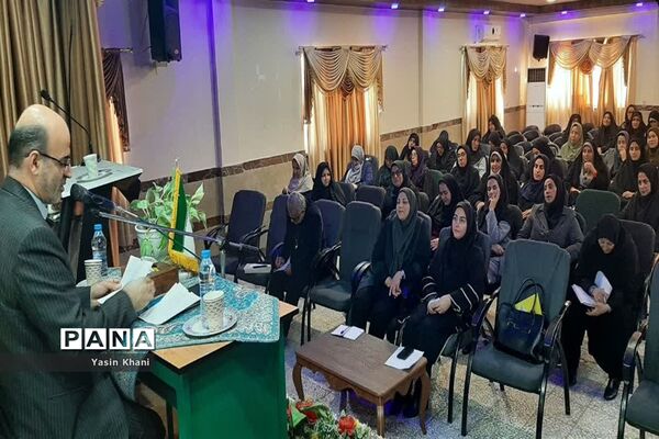 نشست صمیمی مدیرکل آموزش و پرورش مازندران با مدیران مدارس شهرستان عباس‌آباد