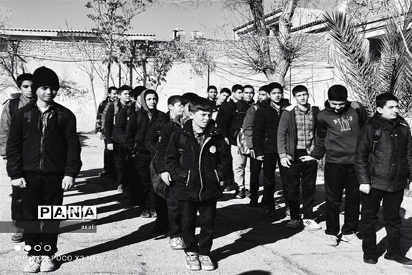 افتتاحیه جشنواره شصت برگ به یاد قصه‌های مجید در دبیرستان شهید حلبیان ناحیه ۴
