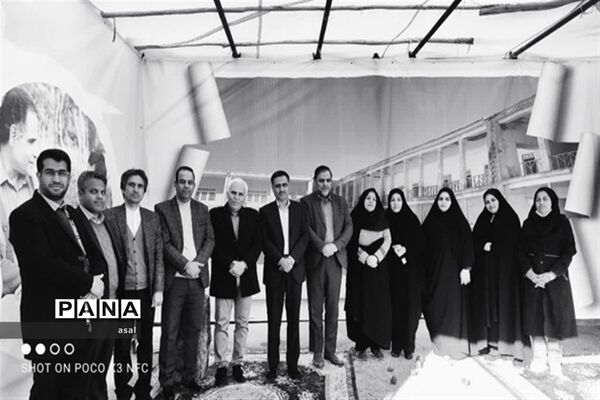 افتتاحیه جشنواره شصت برگ به یاد قصه‌های مجید در دبیرستان شهید حلبیان ناحیه ۴