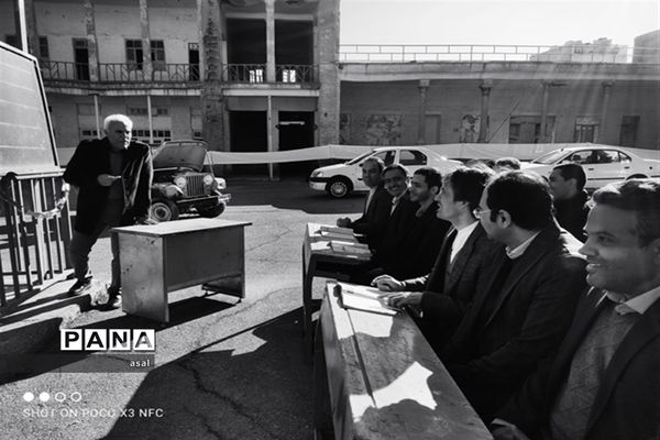 افتتاحیه جشنواره شصت برگ به یاد قصه‌های مجید در دبیرستان شهید حلبیان ناحیه ۴