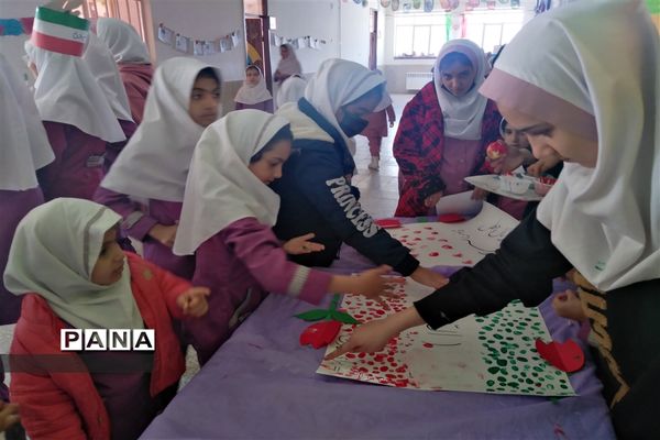 برگزاری روز بدون کیف و کتاب  مطابق با دهه فجر و 22 بهمن ماه در دبستان بوستان شهرستان بن