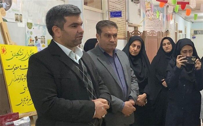 برگزاری مانور یاوران انقلاب در دبیرستان حجاب ناحیه یک شهرری/ فیلم