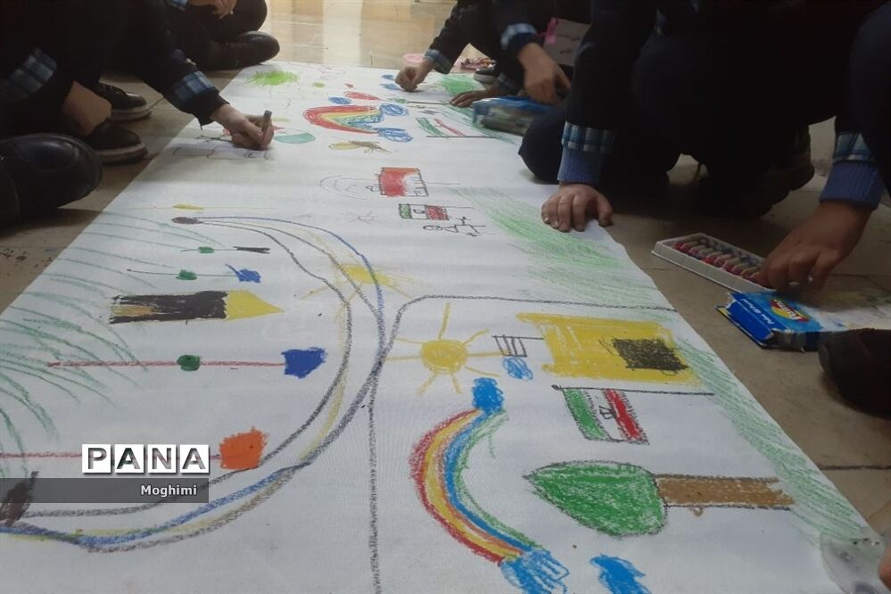 نقاشی همگانی در دبستان احمد معینی منطقه ۱۳