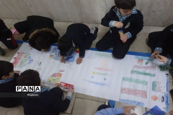 نقاشی همگانی در دبستان احمد معینی منطقه ۱۳