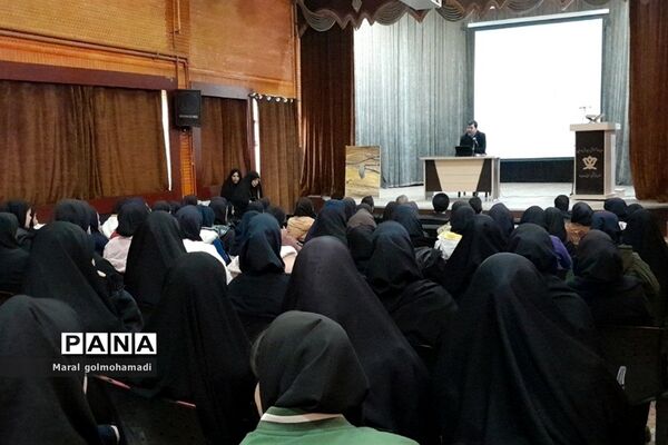 دومین جشن تکلیف سیاسی برای رای اولی ها در ورامین