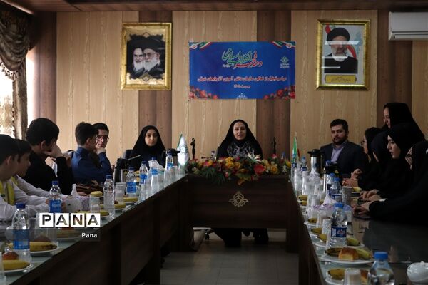 مراسم تجلیل از فعالین سازمان دانش‌آموزی آذربایجان شرقی
